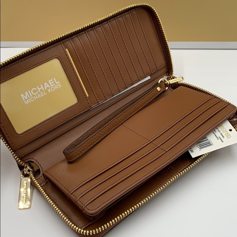 MICHAEL KORS Jet Set Travel Continental Zip - Picture 9 of 15